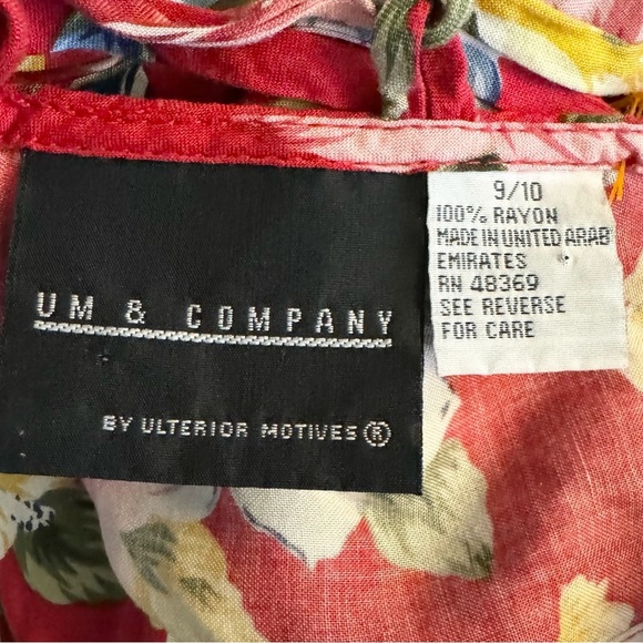 UM & COMPANY Red Hibiscus Floral Dress Size Wide Strap Zipper Tie Back-Size 9/10 - Picture 3 of 9